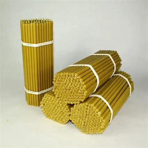 Кольорові воскові свічки 17 см 