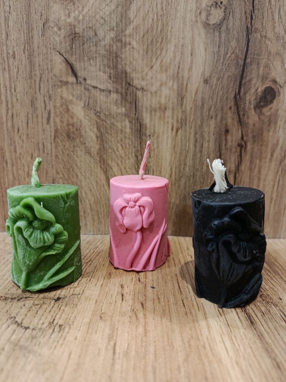 Кольорові воскові свічки - квіти