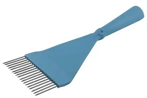 Вилка бджолярська пластмасова