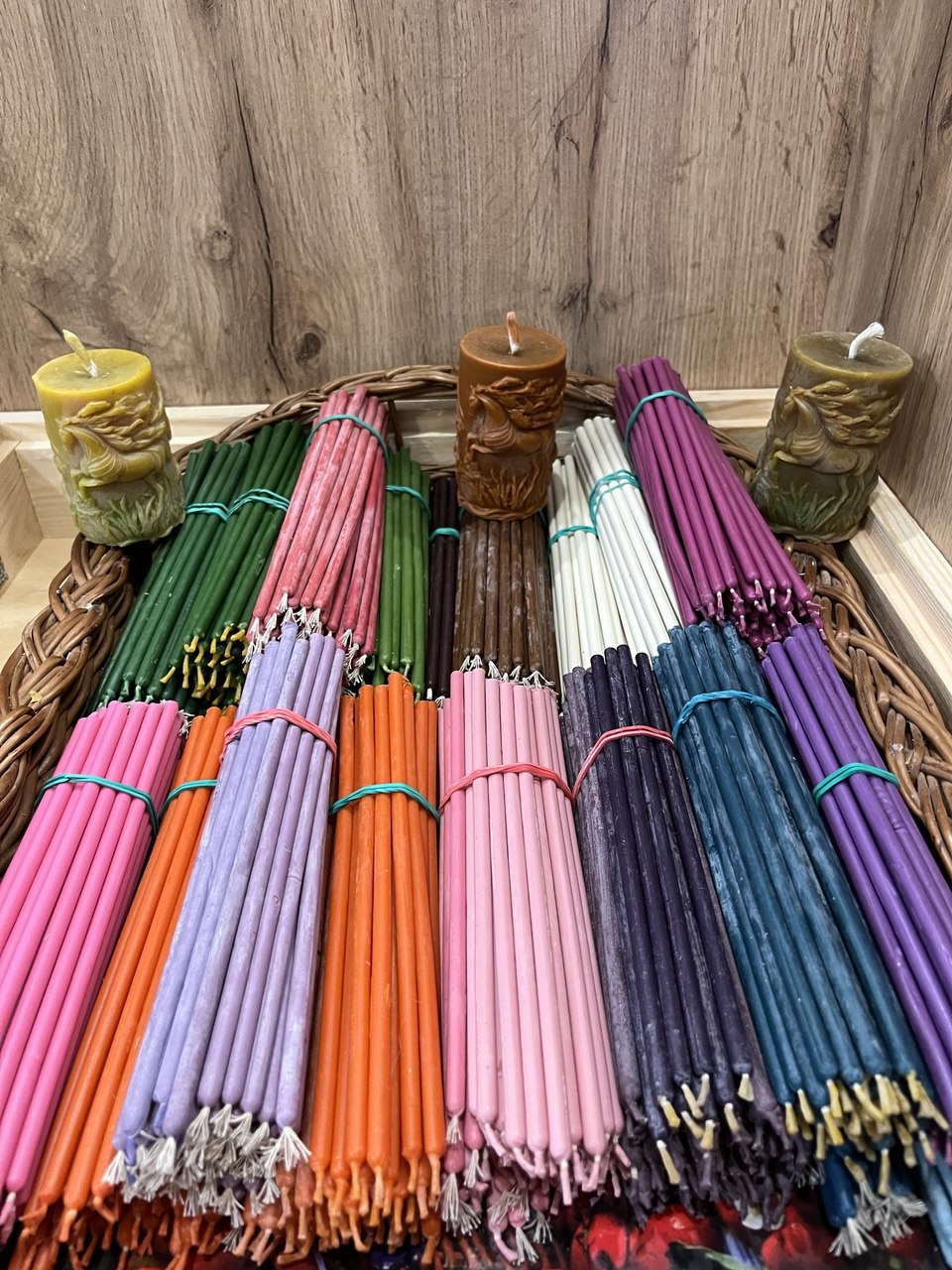 Каждый цвет свечи имеет свою уникальную символику