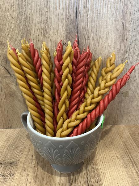 Кольорові воскові свічки – кручені зображення